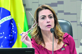Soraya consegue assinaturas para abertura da 'CPI do terrorismo'