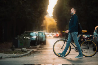 Se não tem ciclovia, por onde o ciclista deve trafegar? Veja a resposta!