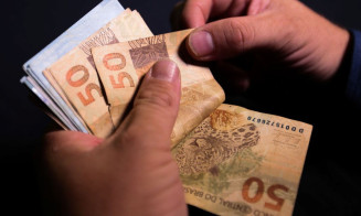 Bolsa Família com acréscimo de R$ 150 por criança de até seis anos começa a ser pago em março