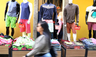Confiança do empresário do comércio cai 3,6% em janeiro