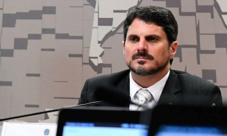 Senador Marcos do Val diz que Daniel Silveira planejava golpe de Estado