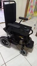 Mulher cadeirante sonha com triciclo para conquistar mobilidade
