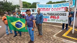 Ex-funcionários da Usina São Fernando protestam por falta de pagamento