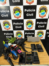 Polícia prende ladrão e dono de conveniência por receptação