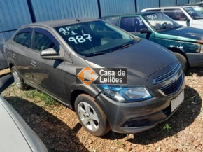 Detran começa março com leilões de veículos conservados e sucatas