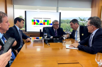 Após invasões, Riedel discute com ministros questões fundiárias em MS