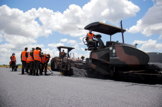 Prefeito pede a ministro agilidade em obras do aeroporto de Dourados