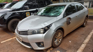 Jovem é atropelada e fica em estado grave; motorista foge sem prestar socorro