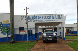 Homem é contido por populares e preso pela Polícia Militar após tentativa de furto