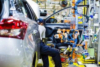 Vendas fracas fazem montadoras de carros darem férias coletivas a funcionários