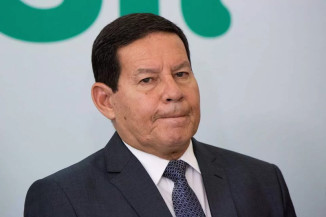 Mourão nomeia em seu gabinete testemunha de Dilma no impeachment