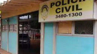 Homem é ferido 2 vezes a tiros na boca por dupla de moto em cidade de MS