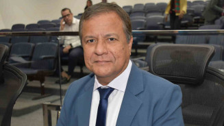 Atestado de óbito informa que  Amarildo Cruz morreu por pneumonia grave