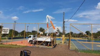 Praças e parques vão receber lâmpadas de LED em Dourados