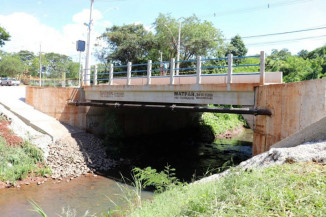 Sanesul conclui obra que soluciona problema de erosão na ponte da Hayel, diz prefeitura