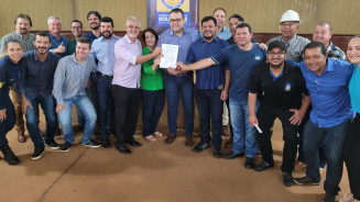 Alan Guedes sanciona Lei que corrige distorções no PCCR de servidores