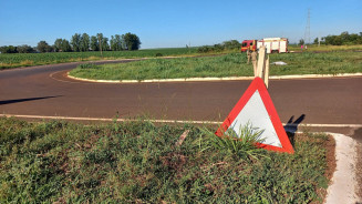 Motociclista bate contra placa e morre em rotatória na BR-463