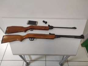 Polícia Civil prende dois por posse ilegal de arma de fogo e homicídio tentado