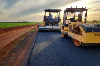 Avançam obras de pavimentação entre Douradina e Bocajá