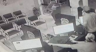 Criança é salva por policiais de delegacia após ter convulsão e ficar sem respirar