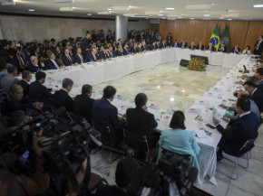 Regulação da internet é essencial para combater ataques a escolas