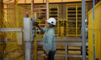 Produção industrial caiu 0,2% em fevereiro