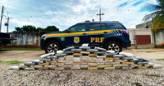 Polícia apreende cocaína em estepe de caminhão