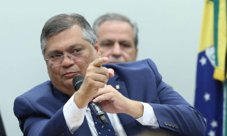 Só teremos escolas seguras com regulação da internet