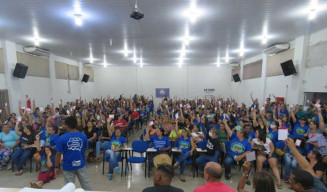 Acumulado da perda salarial na educação chega a 48%, diz categoria