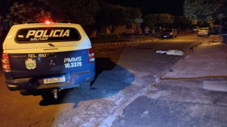Homem é assassinado com facada no braço e no pescoço em Dourados