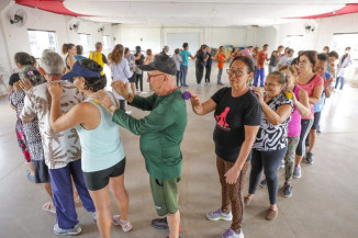 Comissão debate preconceito contra pessoas mais velhas
