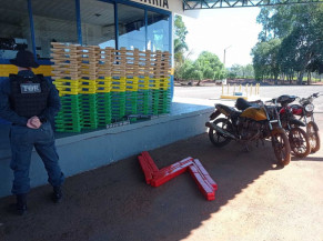 Polícia apreende 383kg de maconha em motos