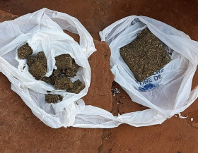 Mulher é presa pela Polícia Civil, traficando drogas