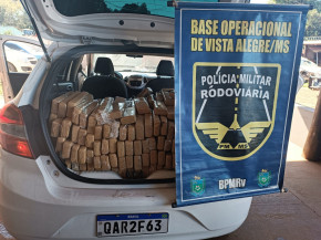 Polícia recupera veículo roubado e apreende droga avaliada em R$ 1.2 milhão
