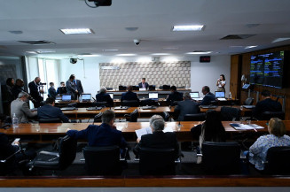 CCT aprecia projeto que obriga legenda em programas jornalísticos