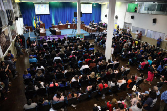 Após intensos debates, vereadores aprovam PL do executivo que altera o PCCR da Educação