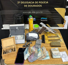 Polícia Civil localiza drogas e dinheiro enterrados em residência na cidade de Dourados