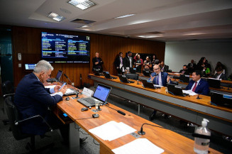 Comissão analisa ensino de direitos humanos a agentes de segurança