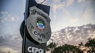 Briga entre colegas de empresa termina com homem esfaqueado e vísceras expostas