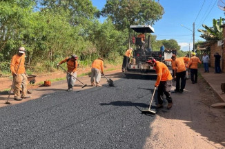 Com malha asfáltica comprometida, Via Parque recebe serviços de recuperação