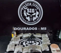 Polícia fecha 'boca' no Água Boa e apreende skunk