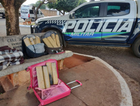 Polícia Militar prende mulher com cerca de 28 quilos de maconha