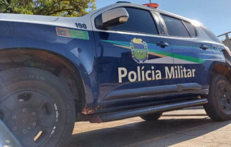 Mulher é presa após tomar arma e agredir PM com troféu na cabeça