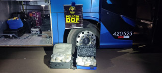 Passageira perde R$ 160 mil em drogas durante abordagem do DOF em ônibus