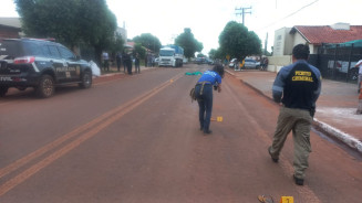 Homem é golpeado a facadas e morre no meio da rua em Douradina