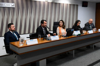 Manejo florestal detém desmatamento e ajuda economia