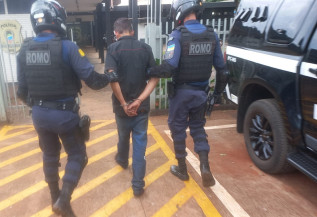 Foragido da justiça é preso após perseguição por 7km e colocar pessoas em risco