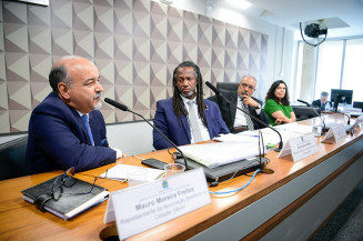Comissão aprova aprova garantia de formação tecnológica a alunos da rede pública com deficiência