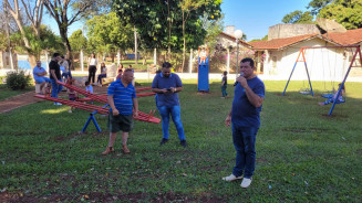 Trabalho em parceria instala parquinho no distrito de Panambi