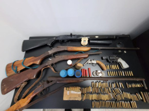 Polícia civil apreende seis armas de fogo